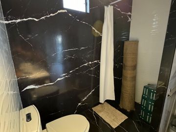 EXCLUSIVA CASA FRENTE AL MAR EN LA PUNTA 🌊 + DEPARTAMENTO ADICIONAL 🏠