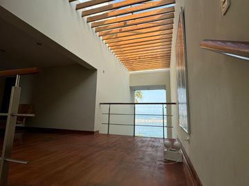 EXCLUSIVA CASA FRENTE AL MAR EN LA PUNTA 🌊 + DEPARTAMENTO ADICIONAL 🏠
