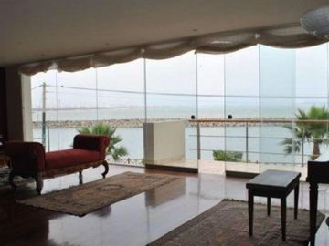 EXCLUSIVA CASA FRENTE AL MAR EN LA PUNTA 🌊 + DEPARTAMENTO ADICIONAL 🏠