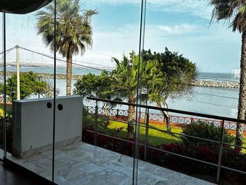 EXCLUSIVA CASA FRENTE AL MAR EN LA PUNTA 🌊 + DEPARTAMENTO ADICIONAL 🏠