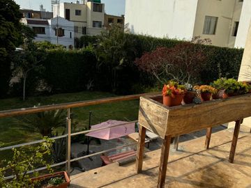 EXCLUSIVA CASA FRENTE AL MAR EN LA PUNTA 🌊 + DEPARTAMENTO ADICIONAL 🏠