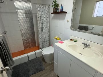 EXCLUSIVA CASA FRENTE AL MAR EN LA PUNTA 🌊 + DEPARTAMENTO ADICIONAL 🏠