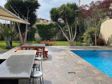 EXCLUSIVA CASA FRENTE AL MAR EN LA PUNTA 🌊 + DEPARTAMENTO ADICIONAL 🏠