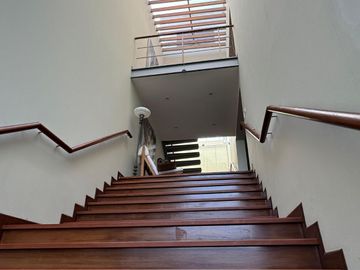 EXCLUSIVA CASA FRENTE AL MAR EN LA PUNTA 🌊 + DEPARTAMENTO ADICIONAL 🏠