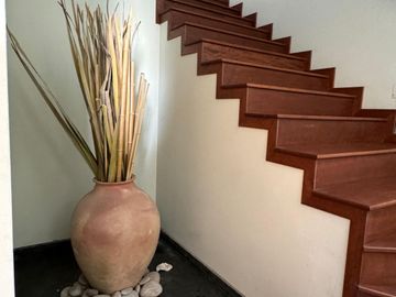 EXCLUSIVA CASA FRENTE AL MAR EN LA PUNTA 🌊 + DEPARTAMENTO ADICIONAL 🏠