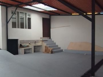 CASA EN VENTA CUMBAYÁ SECTOR SAN FRANCISCO DE PINSHA