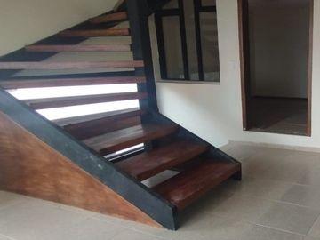 CASA EN VENTA CUMBAYÁ SECTOR SAN FRANCISCO DE PINSHA