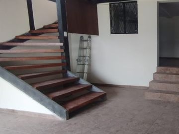 CASA EN VENTA CUMBAYÁ SECTOR SAN FRANCISCO DE PINSHA