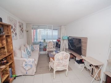 SE VENDE DEPTO EN EDIF. TERRAZAS DEL SOL.