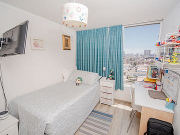 SE VENDE DEPTO EN EDIF. TERRAZAS DEL SOL.