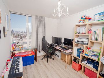 SE VENDE DEPTO EN EDIF. TERRAZAS DEL SOL.