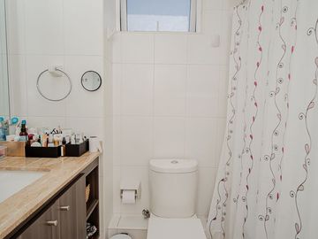 SE VENDE DEPTO EN EDIF. TERRAZAS DEL SOL.