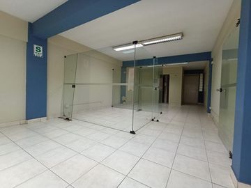 OFICINA *46Mts* FRENTE A MOLICENTRO - LA MOLINA