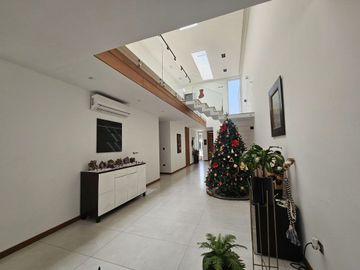 EN VENTA EXCLUSIVA CASA EN URBANIZACION PORTOFINO