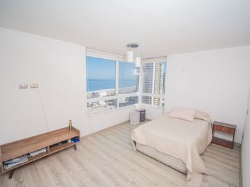 SE VENDE DEPTO EN EDIF. TERRAZAS DEL SOL.