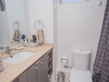 SE VENDE DEPTO EN EDIF. TERRAZAS DEL SOL.