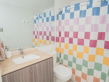 SE VENDE DEPTO EN EDIF. TERRAZAS DEL SOL.