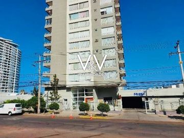 SE VENDE DEPTO EN EDIF. TERRAZAS DEL SOL.