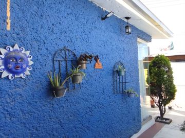 Casa en Venta con Local comercial de una sola planta en Metepec