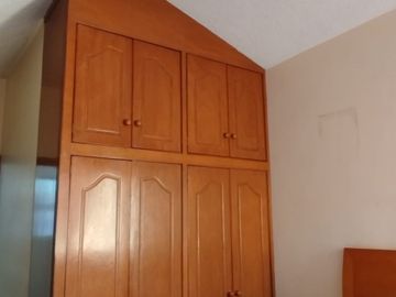 Casa en Venta con Local comercial de una sola planta en Metepec