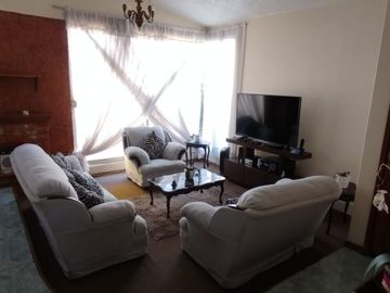 Casa en Venta con Local comercial de una sola planta en Metepec