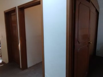 Casa en Venta con Local comercial de una sola planta en Metepec
