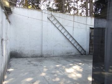 Casa en Venta con Local comercial de una sola planta en Metepec