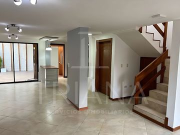 CASA EN VENTA NO ADOSADA TUMBACO