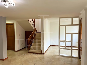 CASA EN VENTA NO ADOSADA TUMBACO