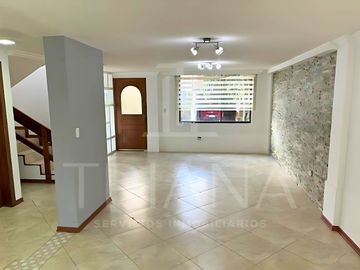 CASA EN VENTA NO ADOSADA TUMBACO