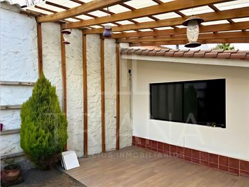 CASA EN VENTA NO ADOSADA TUMBACO
