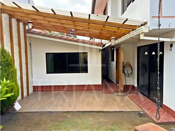 CASA EN VENTA NO ADOSADA TUMBACO