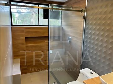 CASA EN VENTA NO ADOSADA TUMBACO