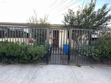 VENDO CASA 140M2 POBLACION JUAN ANTONIO RIOS INDEPENDENCIA