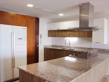IMPRESIONANTE DEPARTAMENTO CON VISTAS PANORÁMICAS AL MAR DE CANCÚN