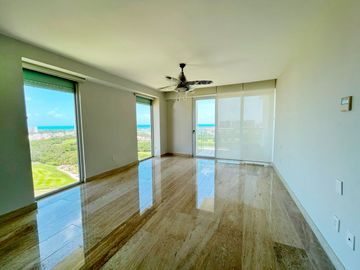IMPRESIONANTE DEPARTAMENTO CON VISTAS PANORÁMICAS AL MAR DE CANCÚN