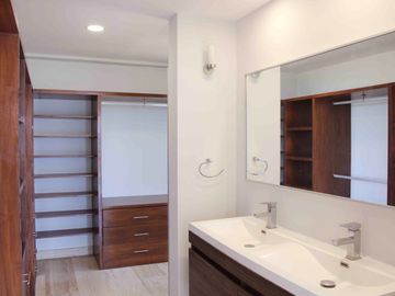 IMPRESIONANTE DEPARTAMENTO CON VISTAS PANORÁMICAS AL MAR DE CANCÚN
