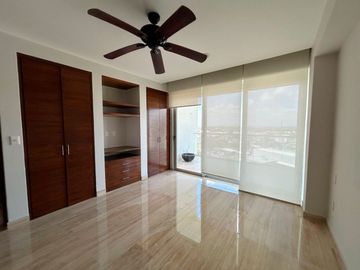 IMPRESIONANTE DEPARTAMENTO CON VISTAS PANORÁMICAS AL MAR DE CANCÚN