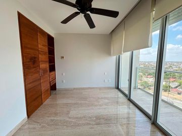IMPRESIONANTE DEPARTAMENTO CON VISTAS PANORÁMICAS AL MAR DE CANCÚN