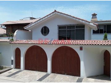 Se Vende Casa En La Urb. Laderas De Las Casuarinas, Surco