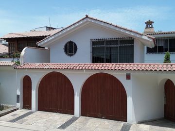 Se Vende Casa En La Urb. Laderas De Las Casuarinas, Surco