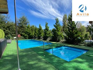 PUCON Casa en venta 4D 4B Condominio Parque Pinares a 1,5 km del centro COD.ACP0154