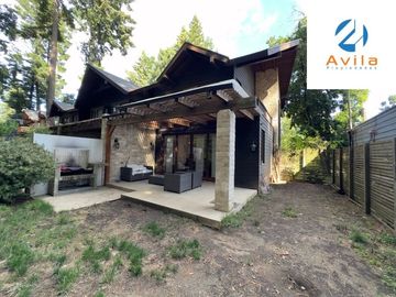 PUCON Casa en venta 4D 4B Condominio Parque Pinares a 1,5 km del centro COD.ACP0154