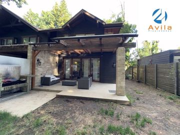 PUCON Casa en venta 4D 4B Condominio Parque Pinares a 1,5 km del centro COD.ACP0154