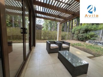 PUCON Casa en venta 4D 4B Condominio Parque Pinares a 1,5 km del centro COD.ACP0154