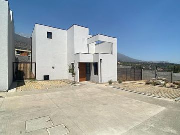 Casa Nueva 140M2 4D 4B 568M2 de Superficie / Arboretum