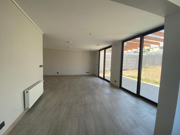 Casa Nueva 140M2 4D 4B 568M2 de Superficie / Arboretum