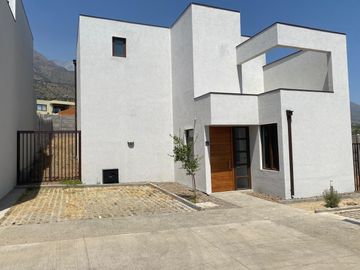 Casa Nueva 140M2 4D 4B 568M2 de Superficie / Arboretum