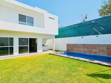 CASA NUEVA EN FRACCIONAMIENTO CLUB DE GOLF SANTA FE
