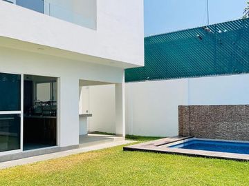 CASA NUEVA EN FRACCIONAMIENTO CLUB DE GOLF SANTA FE